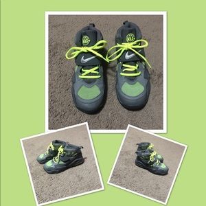 Boys Nike Air shoes